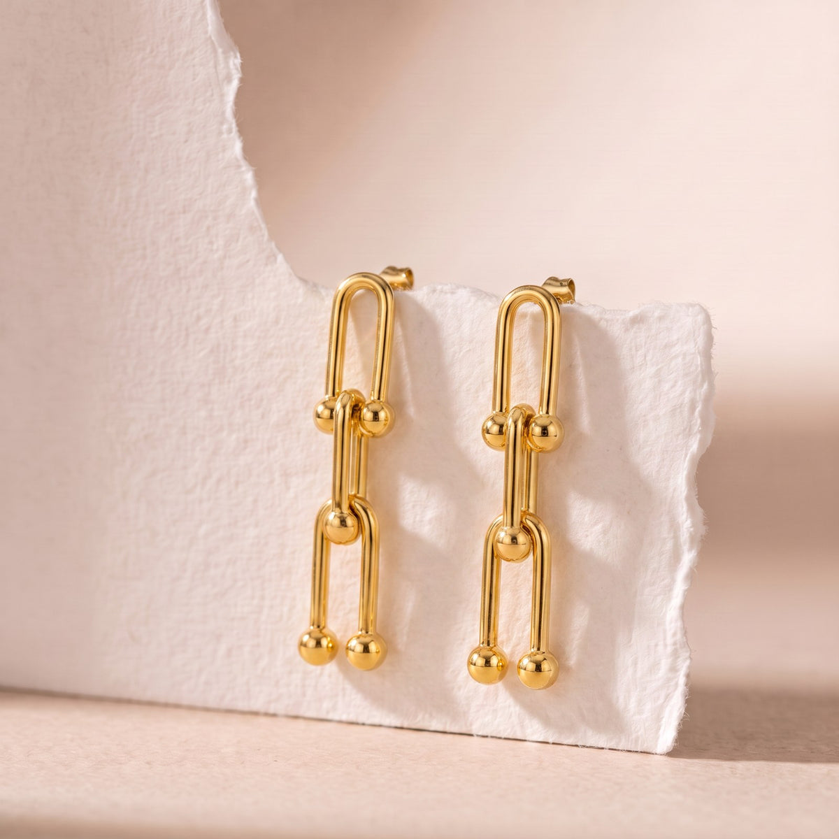 Paperclip Gold Earrings Main image
