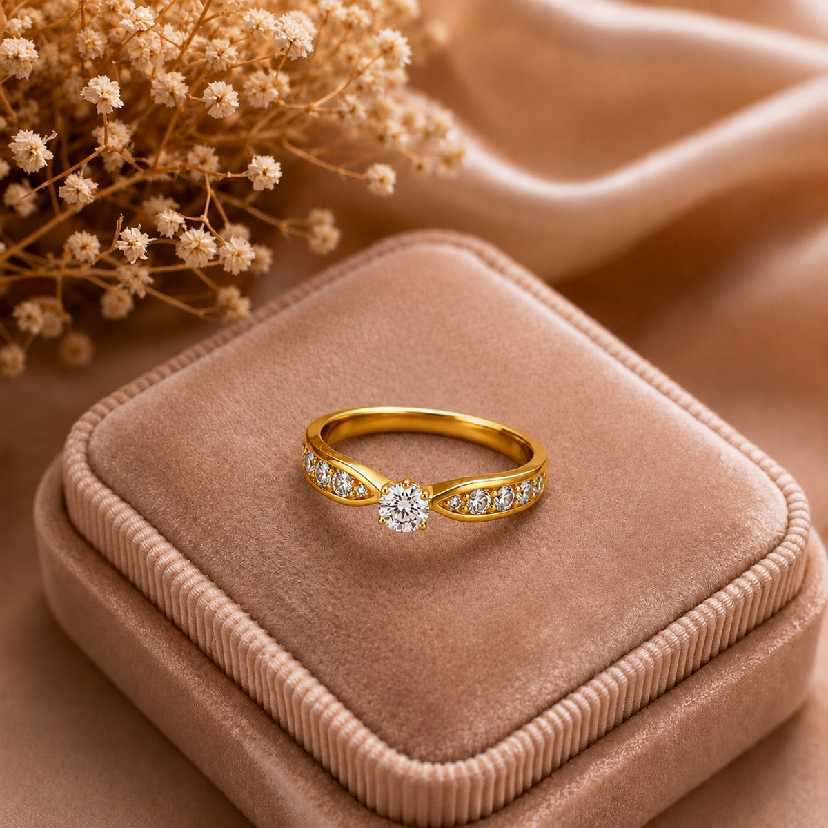 Vela Gold Ring