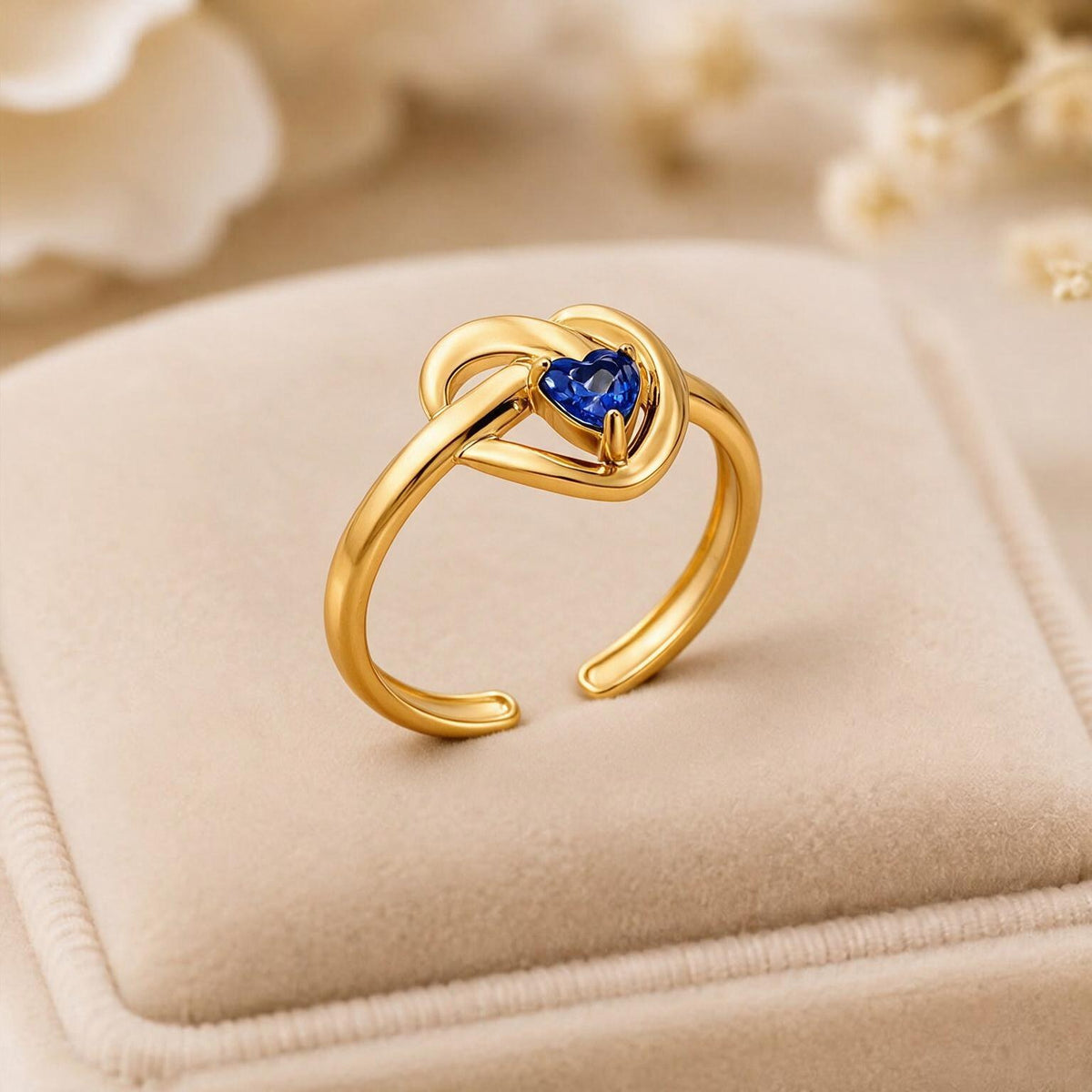 Single Heart Gold Ring Main image