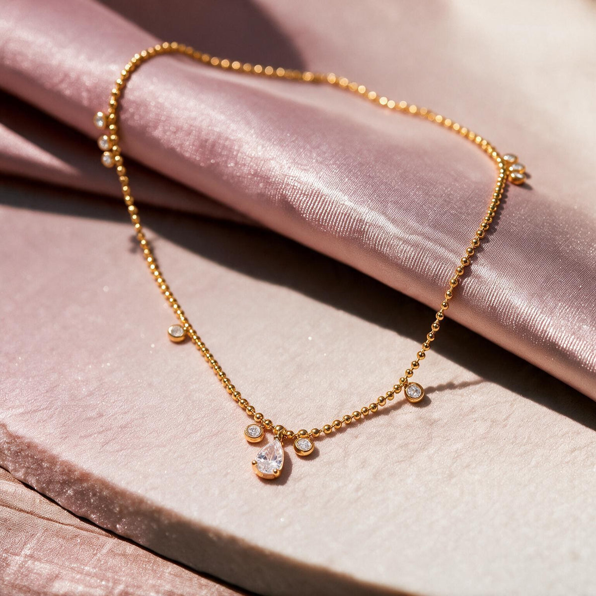 Alina Gold Necklace Main image