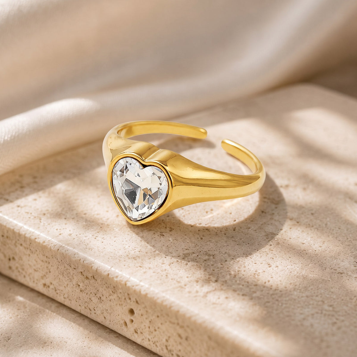 Aura Gold Heart Ring Main image