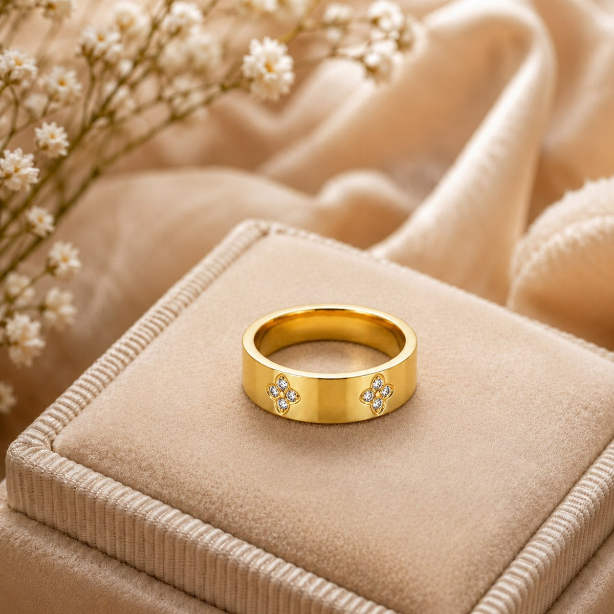 Petaline Gold Ring Main image