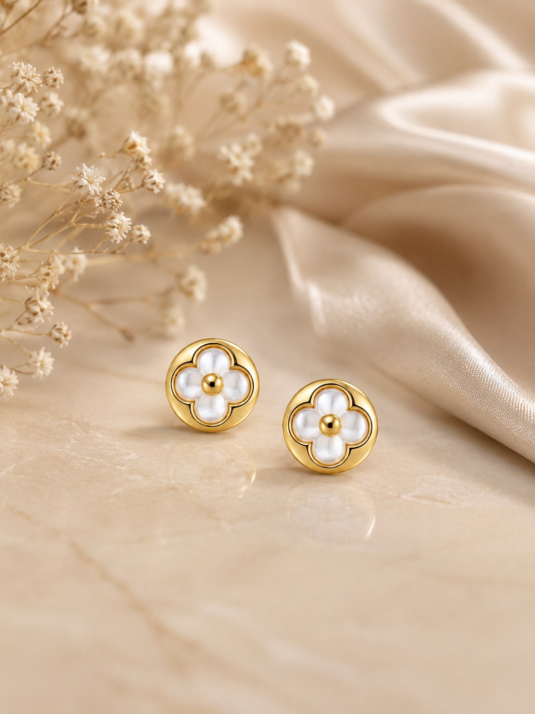 Moon Petal Stud Earrings Main image