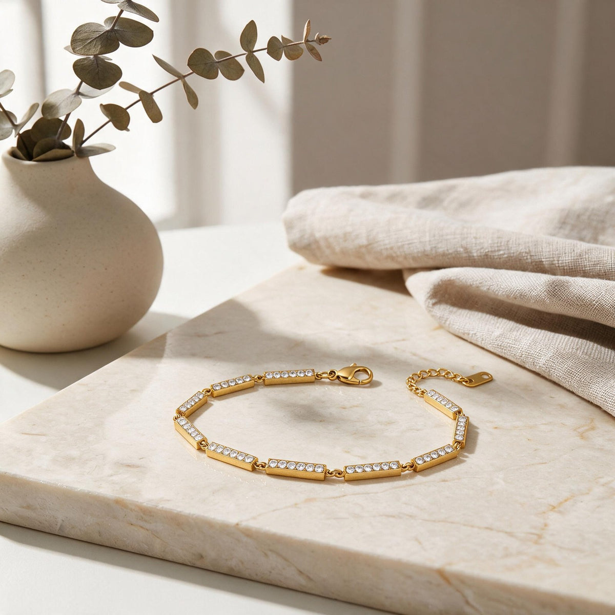 Linea Bar Gold Bracelet