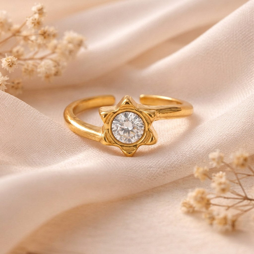 Lumi Star Gold Ring
