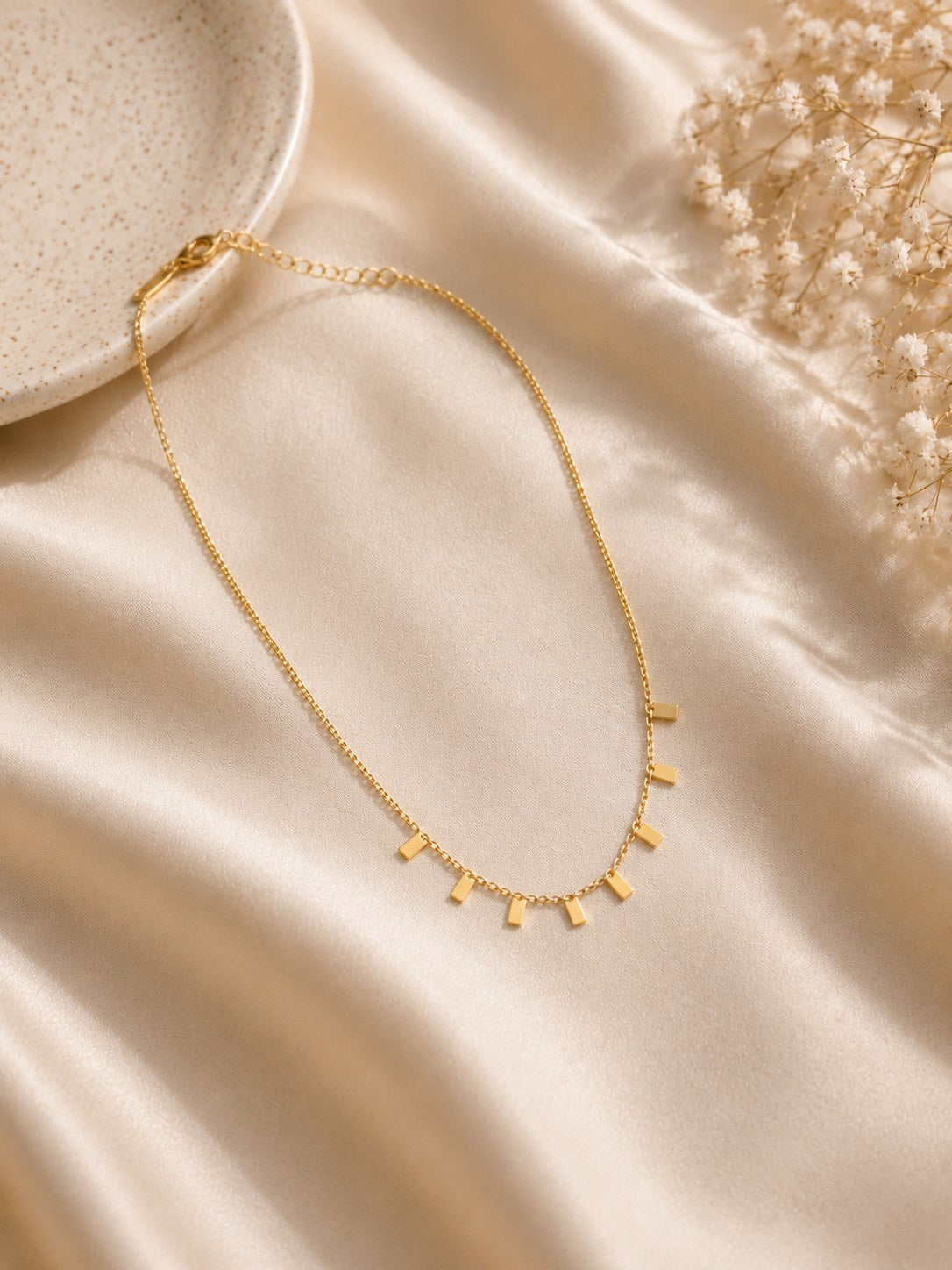 Lenia Gold Necklace Main image