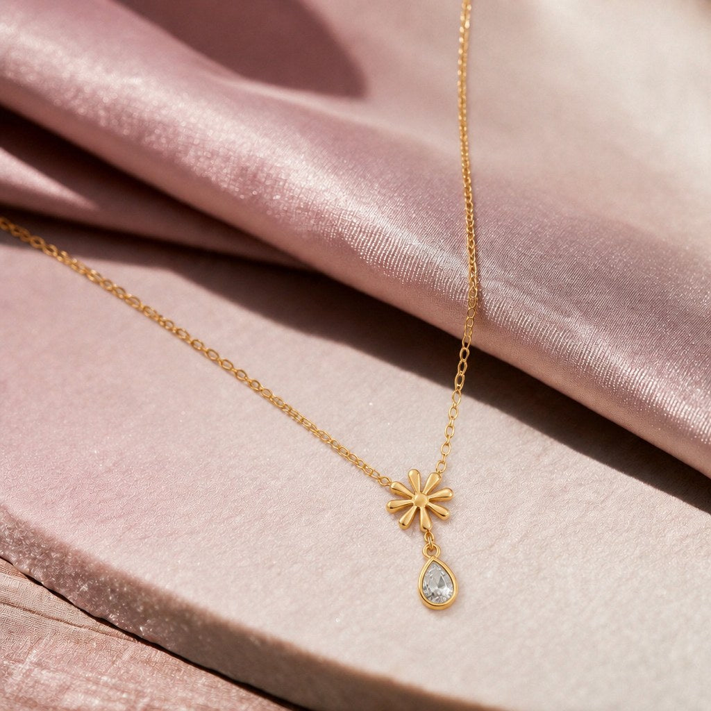 Fleur Gold Necklace Main image