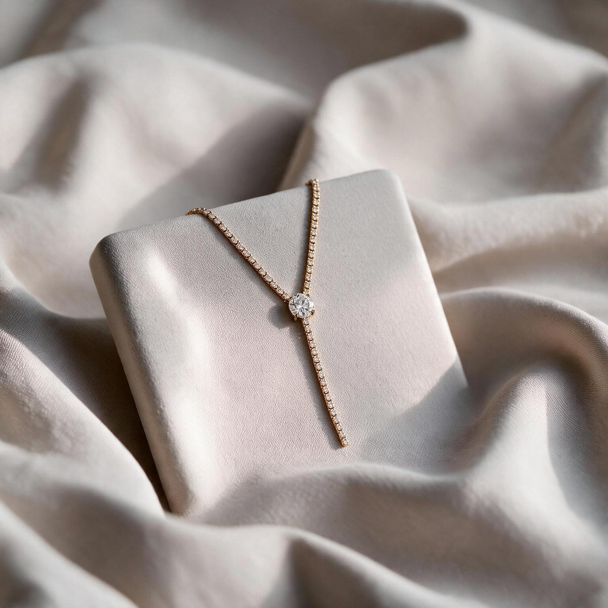 Halo Gold Lariat Necklace Main image