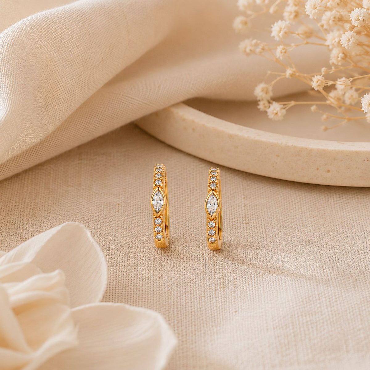 Marqui Gold Earrings Main image