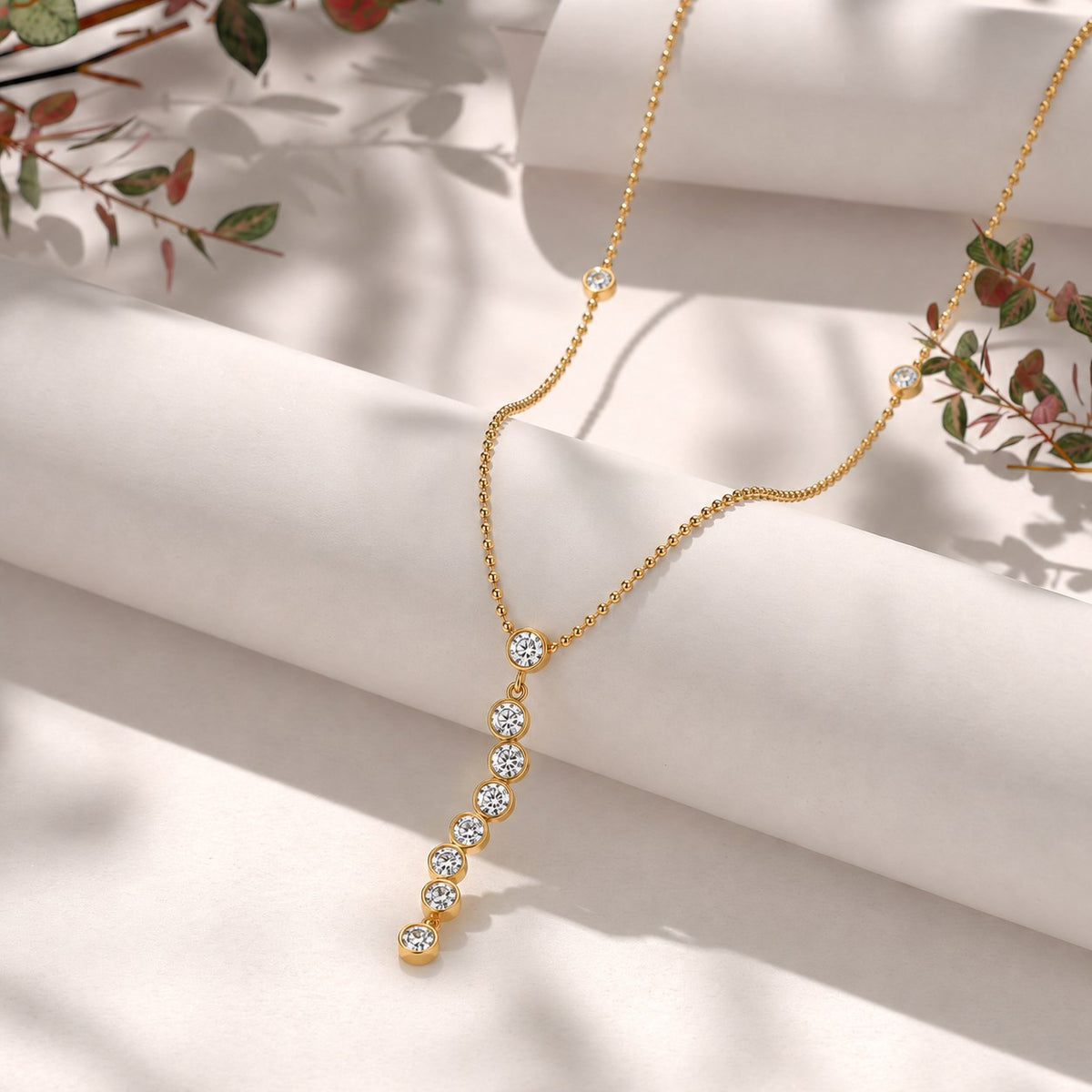 Astra Fall Gold Necklace Main image