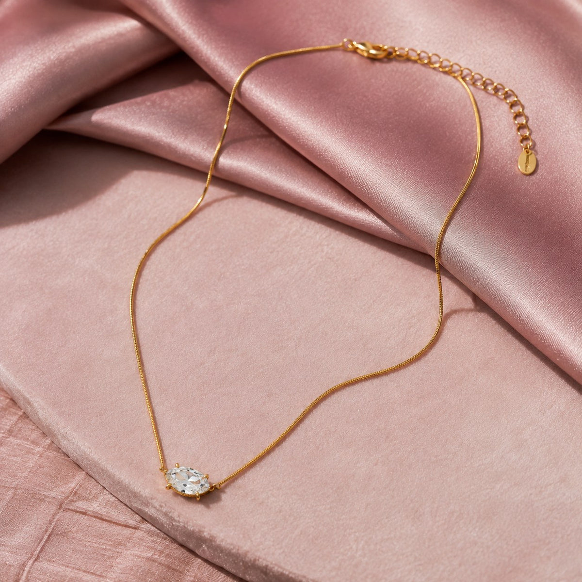 Marquise Gold Necklace Main image