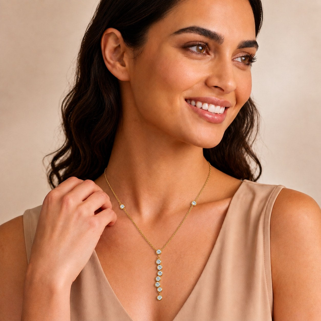 Astra Fall Gold Necklace Secondary image