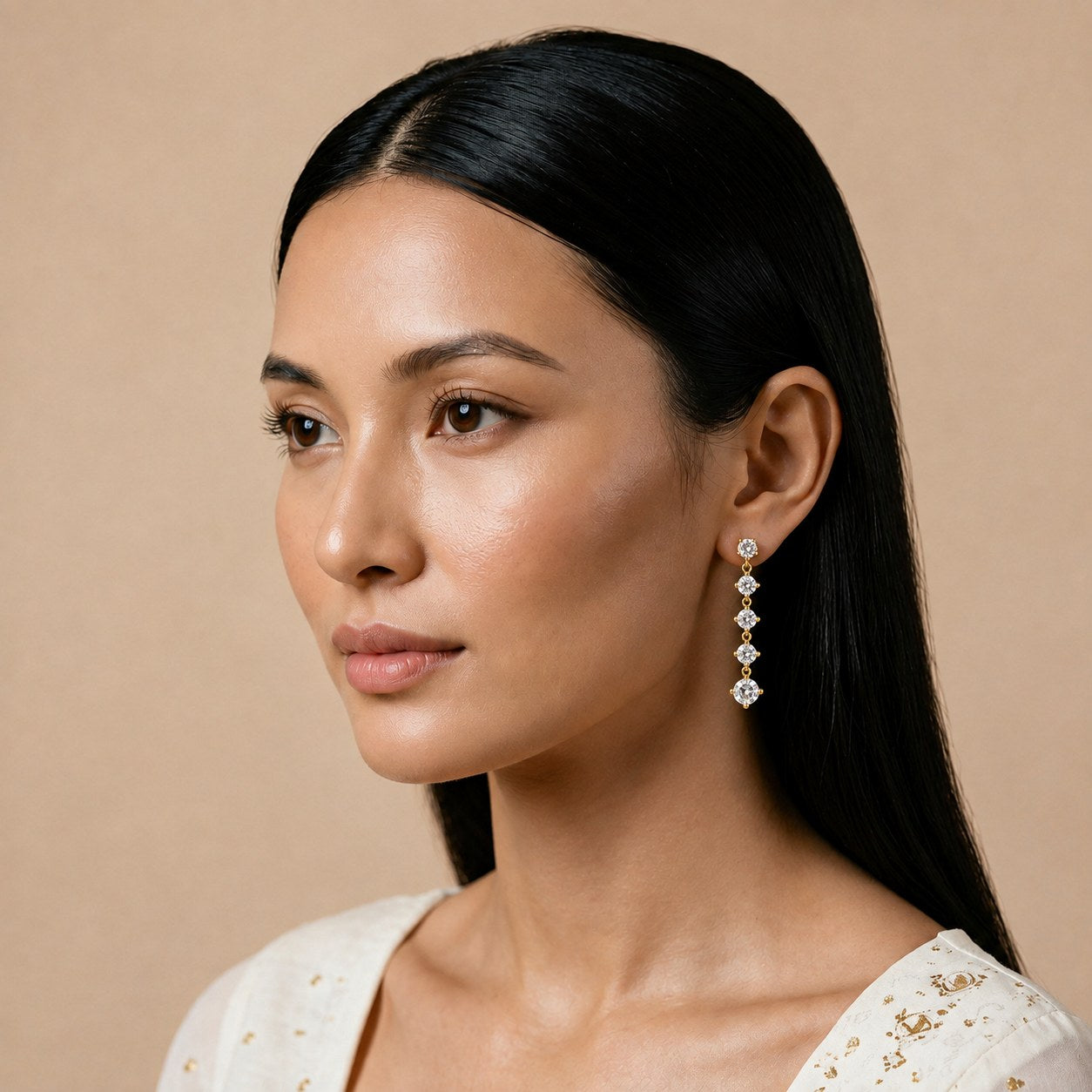 Valeria Gold Earrings Secondary image