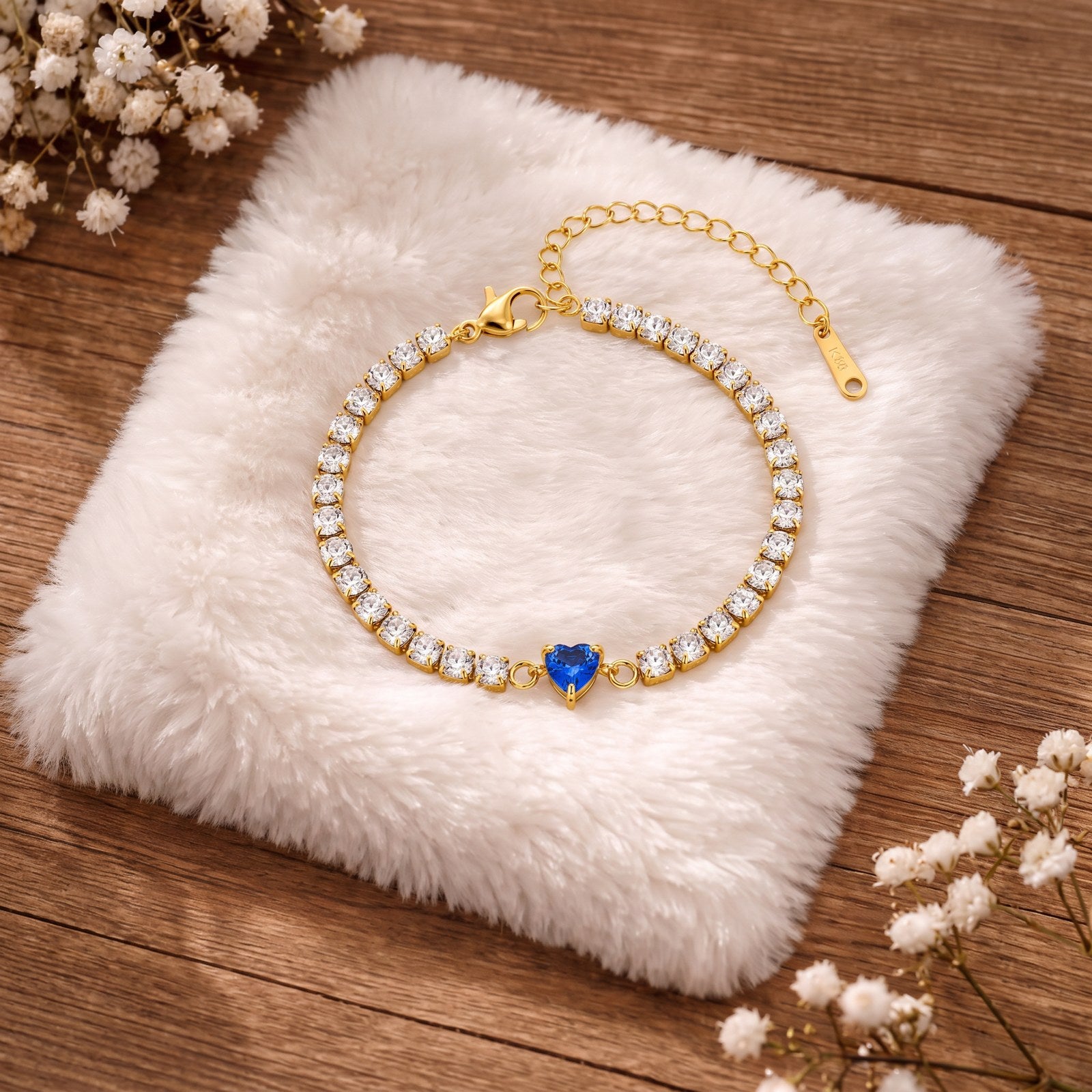 Amore Heart Gold Tennis Bracelet Secondary image