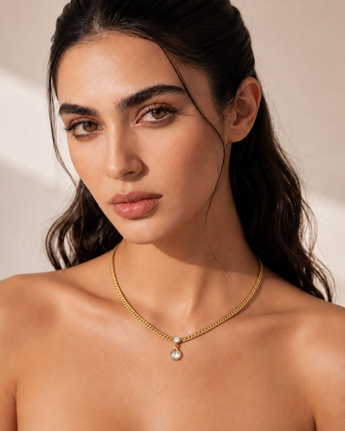 Bijou Gold Necklace Secondary image