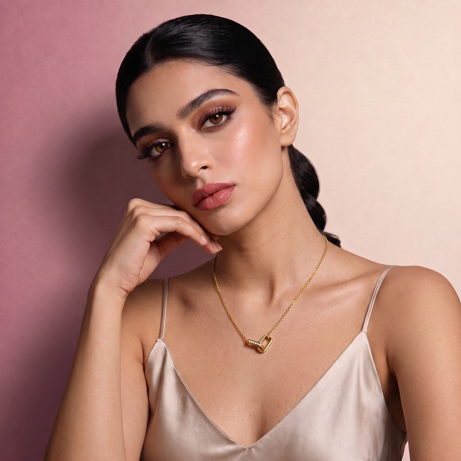 Interlock Gold Necklace Secondary image