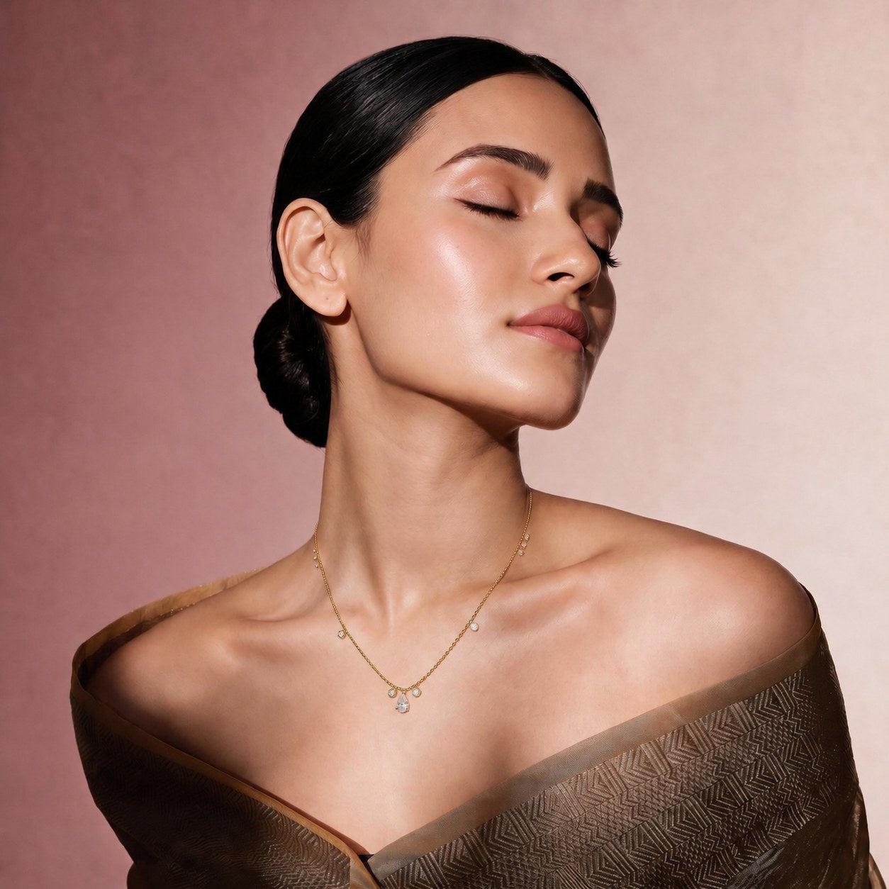 Alina Gold Necklace Secondary image