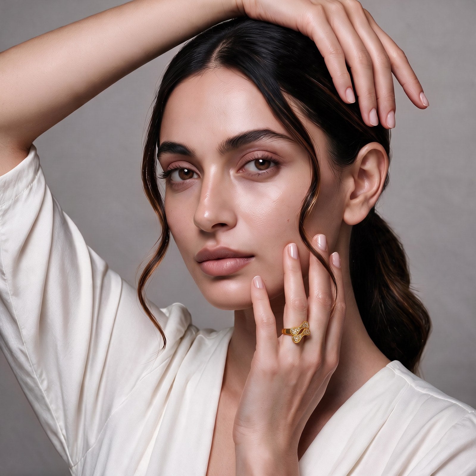 Twin Leaf Gold Ring Secondary image