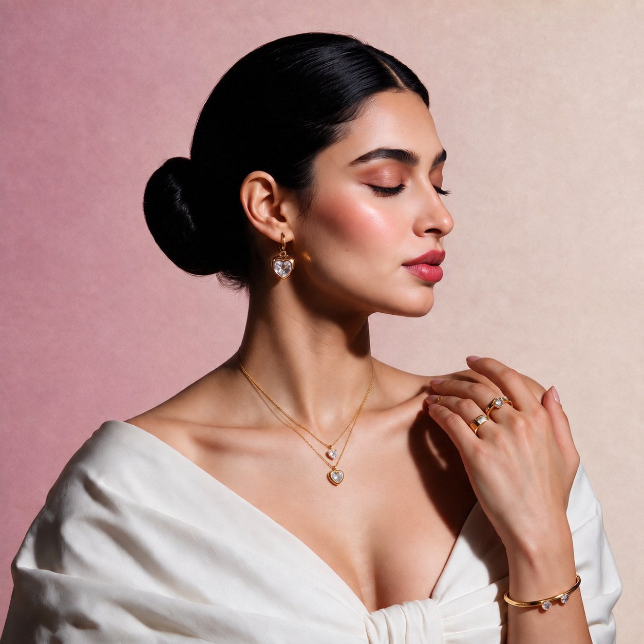 Duo Luxe Gold Necklace Secondary image