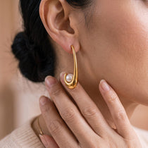 Sculpt Pearl Gold Earrings