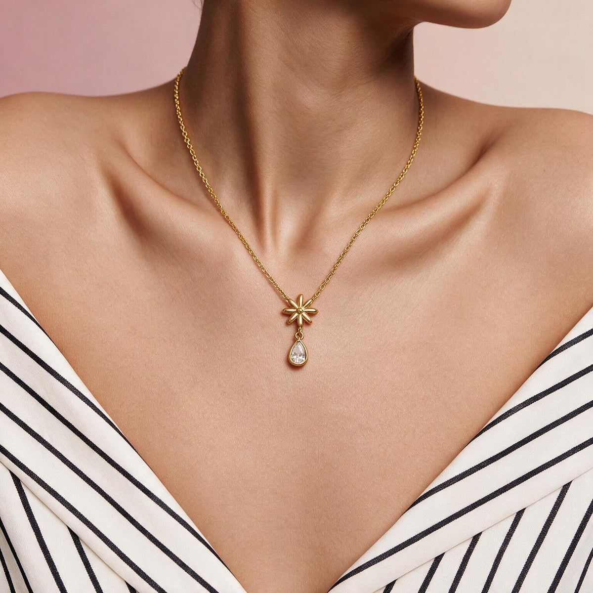 Fleur Gold Necklace