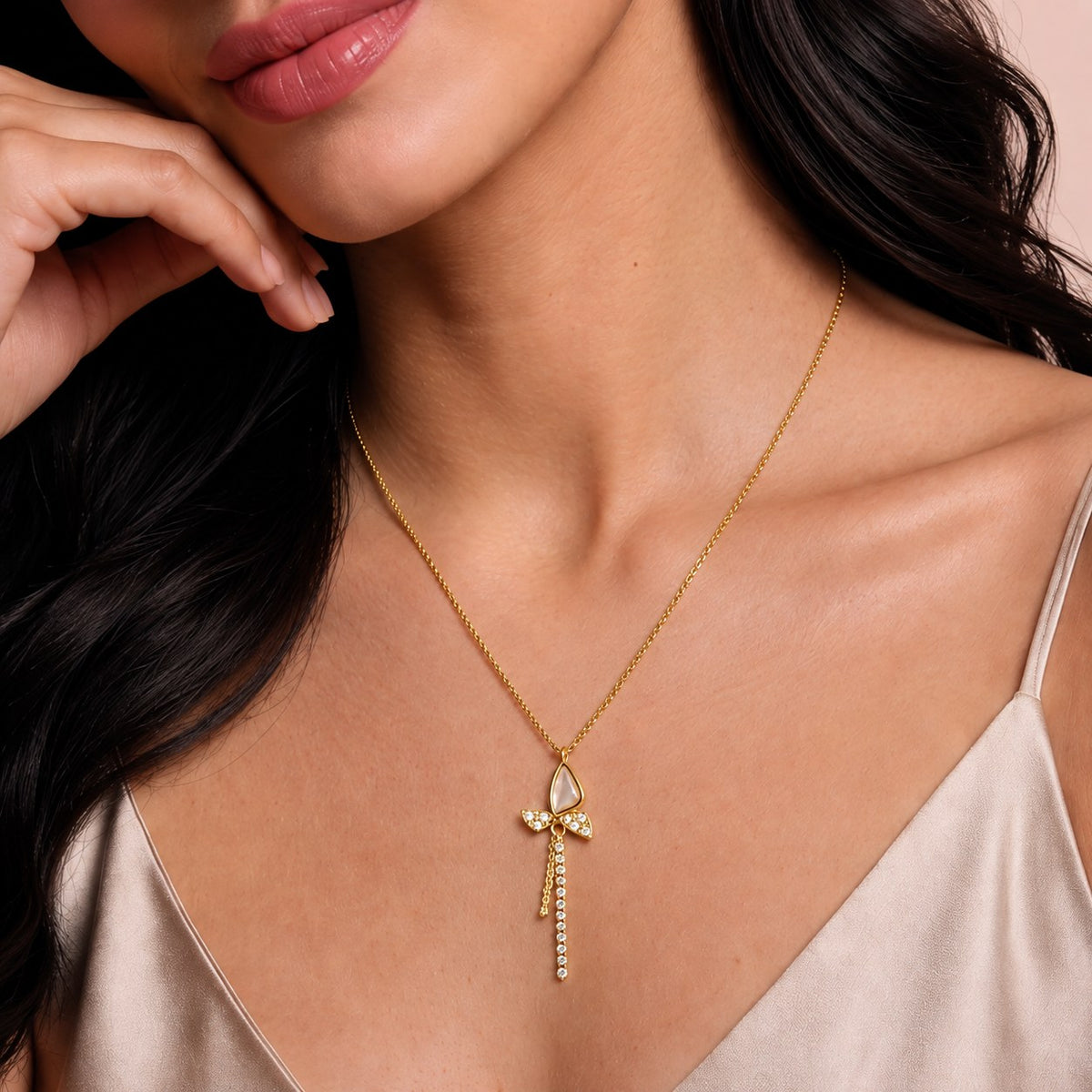 Ivoria Bow Gold Necklace