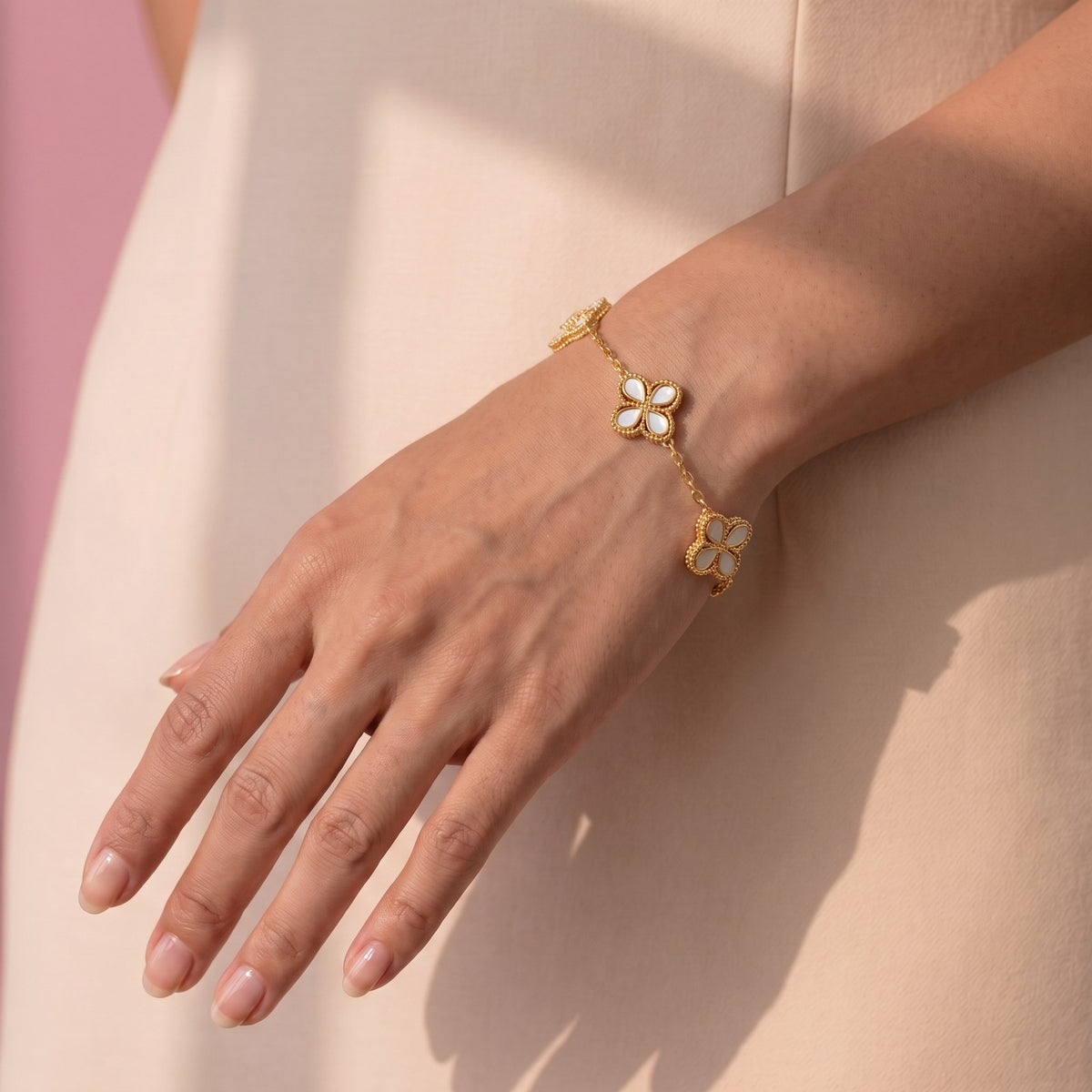 Fleur Eclat Gold Bracelet - White