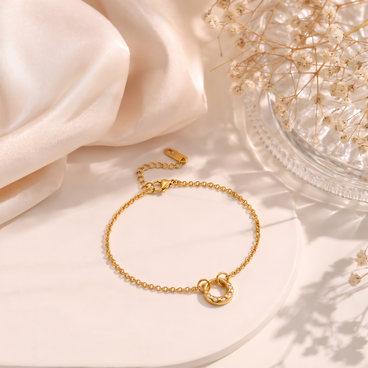 Fortuna Horseshoe Gold Bracelet