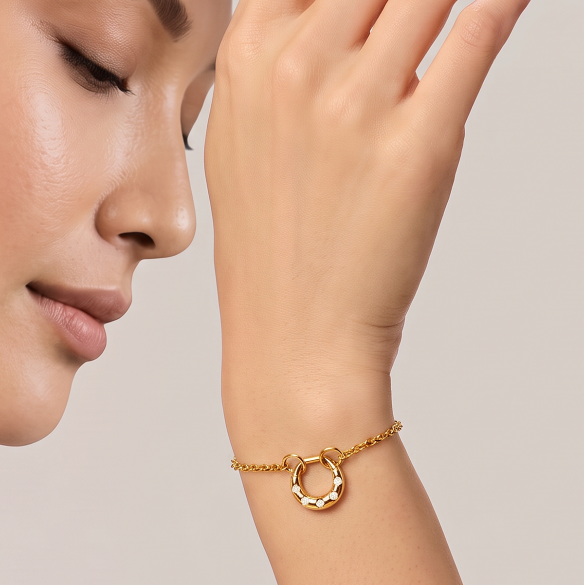 Fortuna Horseshoe Gold Bracelet