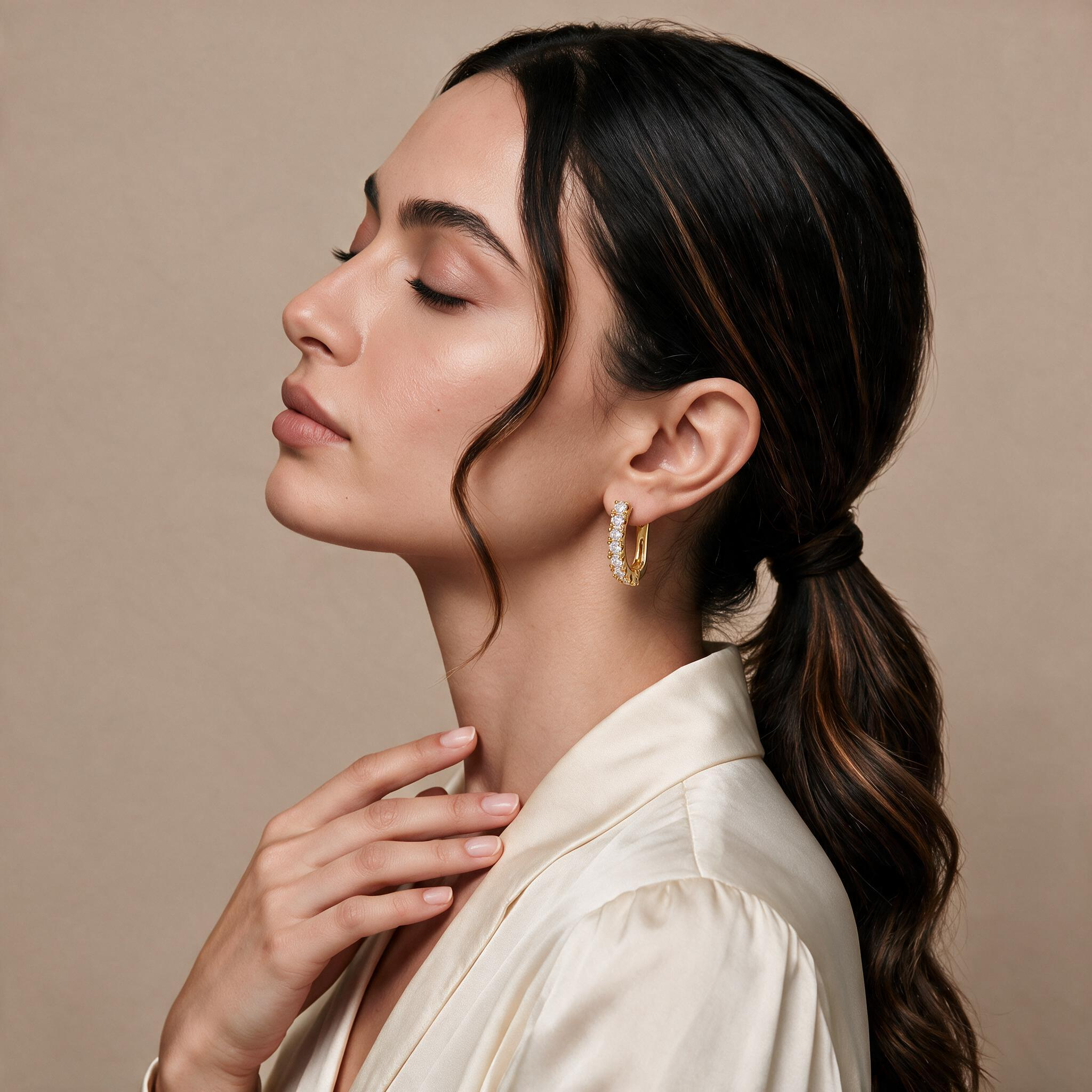 Aster Gold Earrings Secondary image