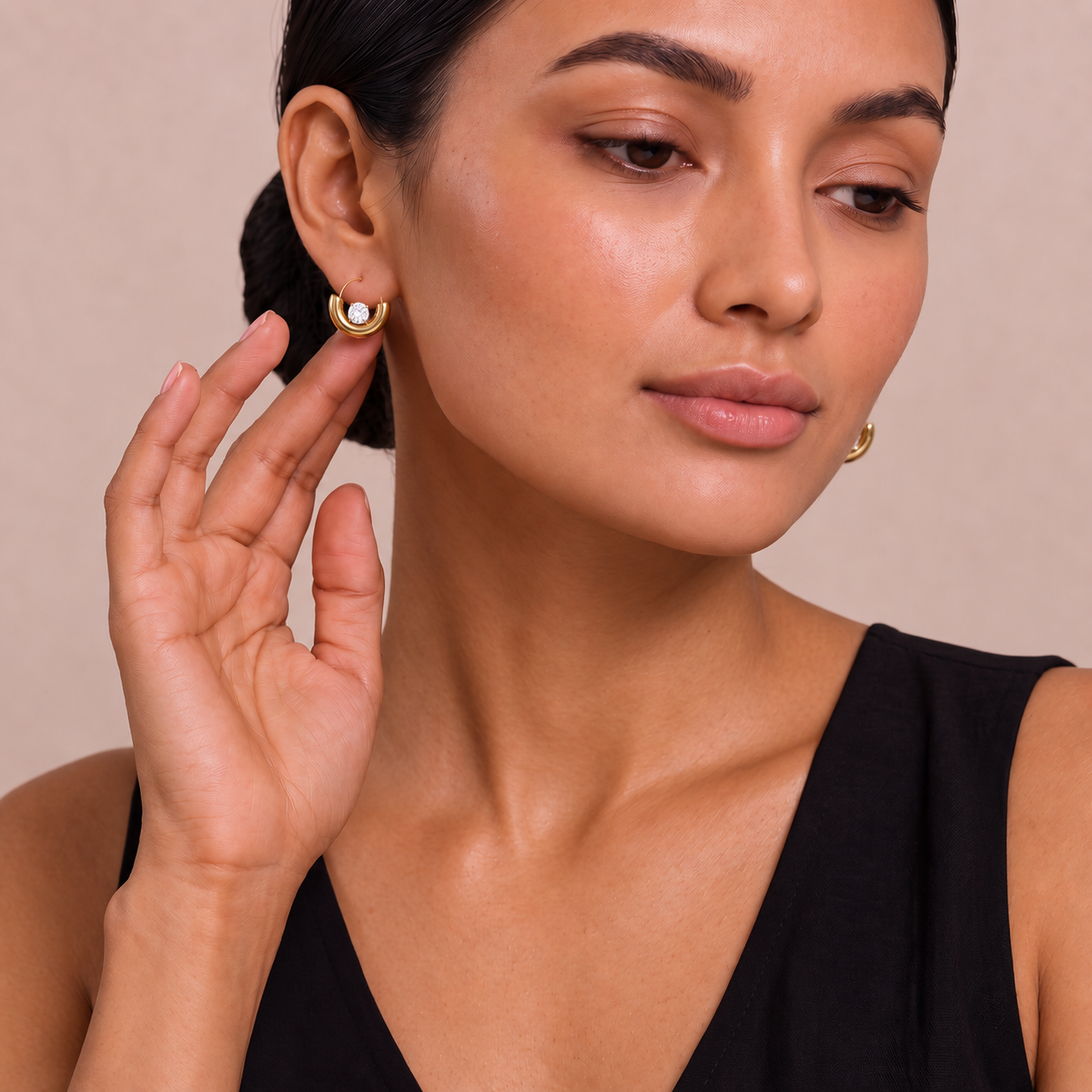 Novea Statement Hoop Earrings Secondary image